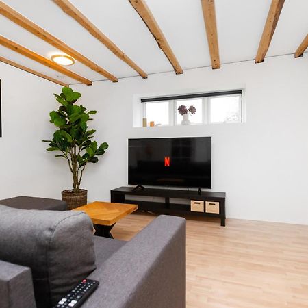 Moderne & Fuldt Udstyret Lejlighed M.Plads Til 4 Hojbjerg 外观 照片